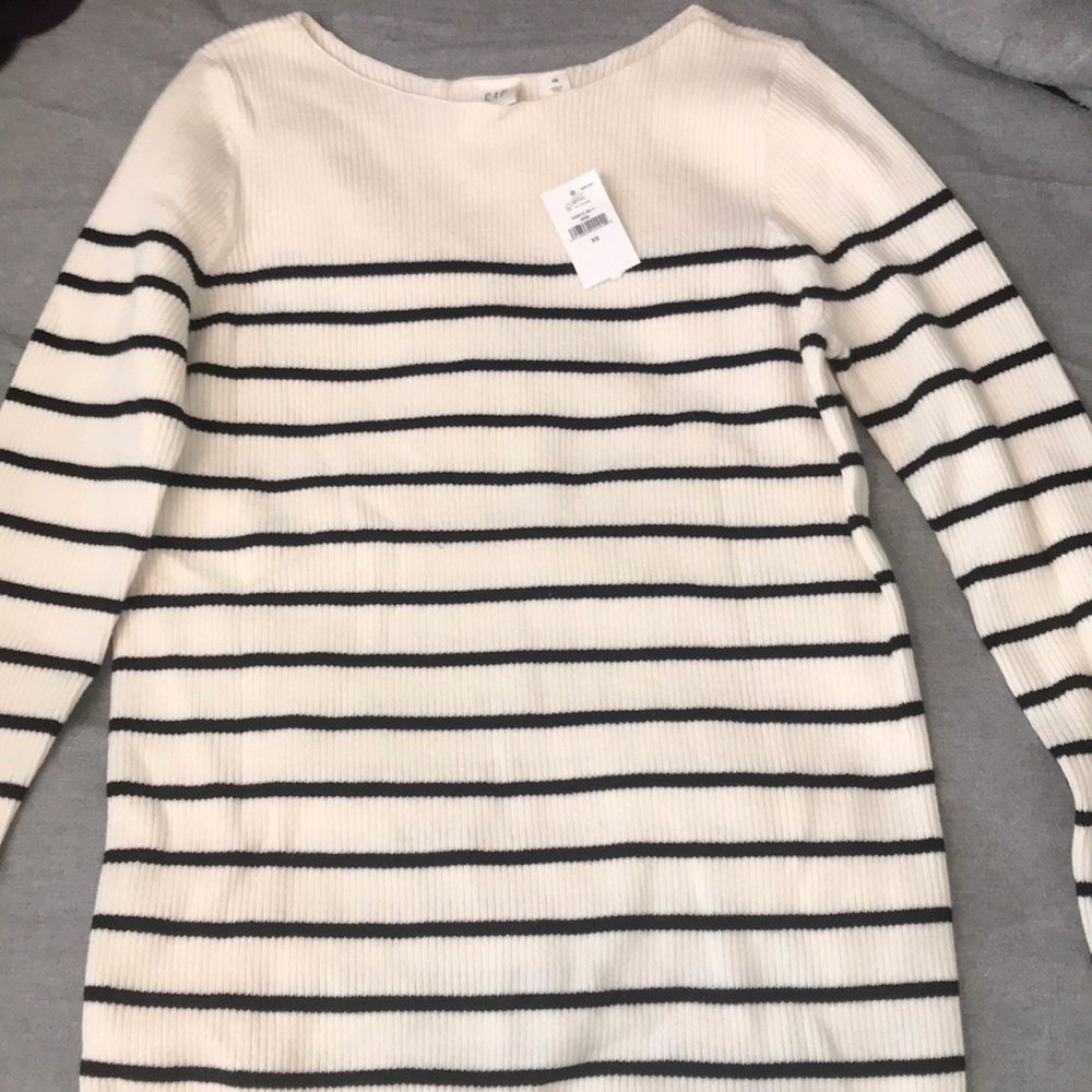 NWT Gap Striped Sweatwr